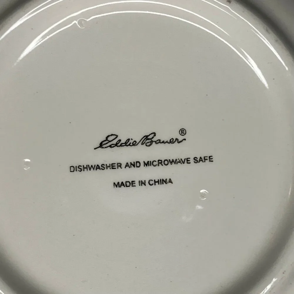 Eddie Bauer Hand Painted Christmas Luncheon Plate 4 Piece Set China 8.25